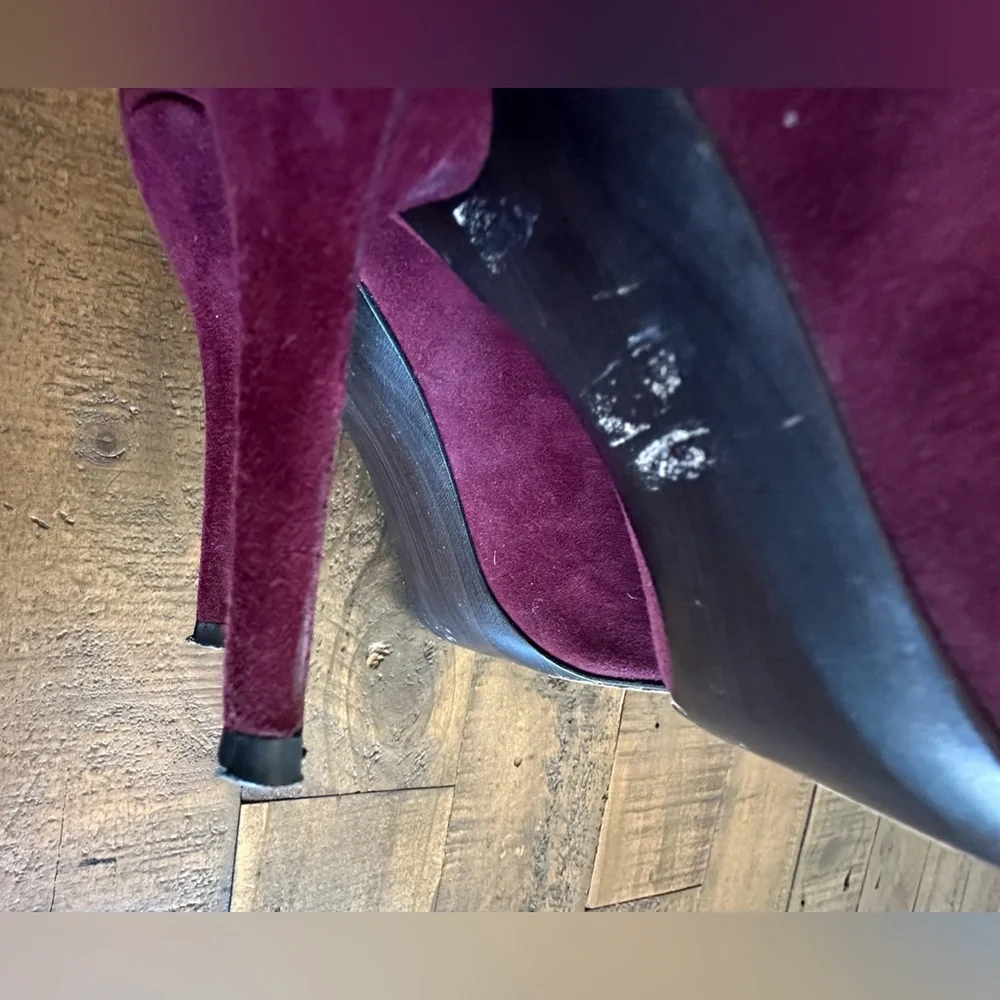 Stuart Weitzman Wine Suede Heels -‎ Size 8